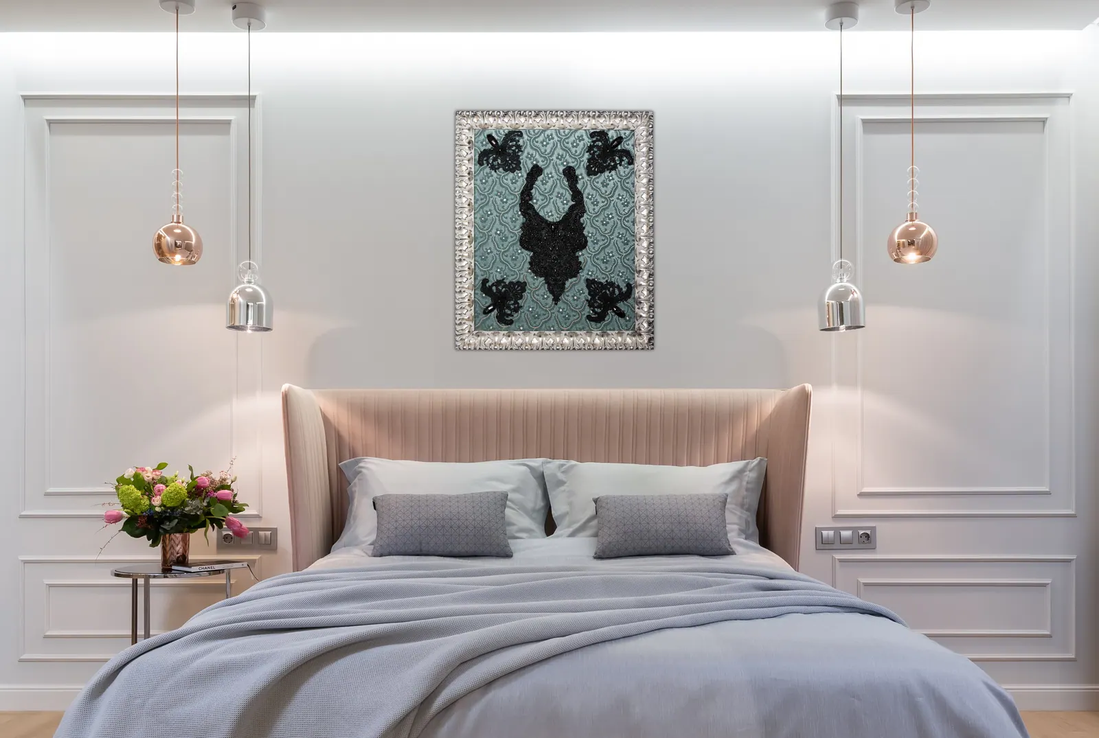 Montage : Diamant Noir accroché dans un intérieur